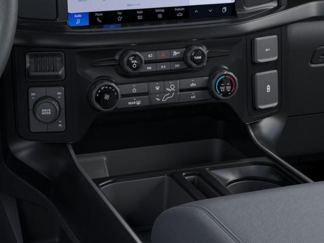 Ford F-150 Vehicle Full-screen Gallery Image 15