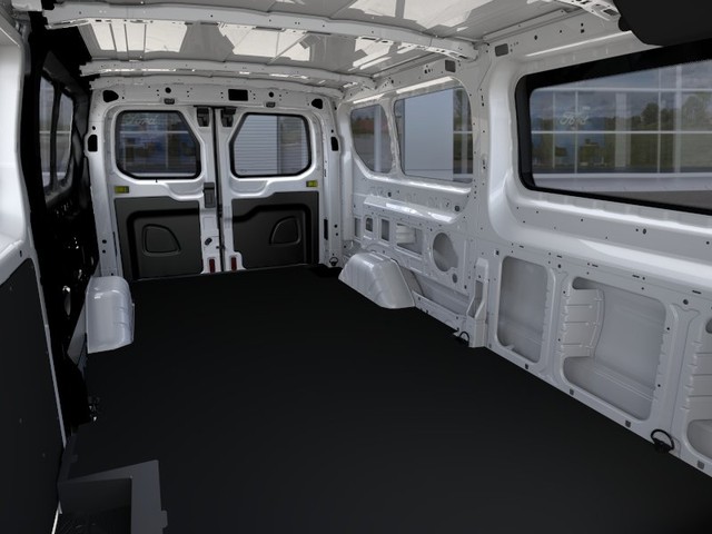 Ford Transit-250 Vehicle Full-screen Gallery Image 11