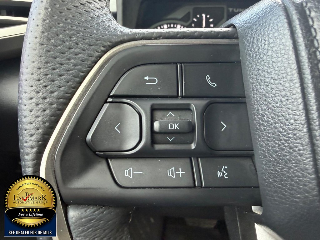 Toyota Tundra 4WD Vehicle Full-screen Gallery Image 10