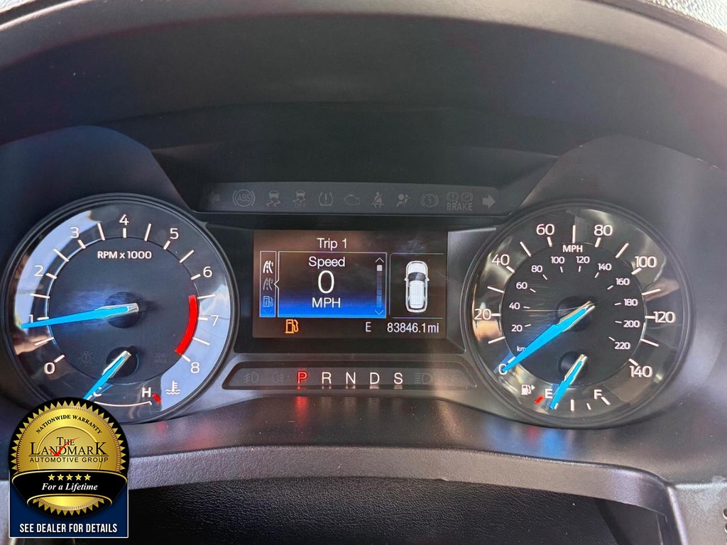 Ford Explorer Vehicle Full-screen Gallery Image 12