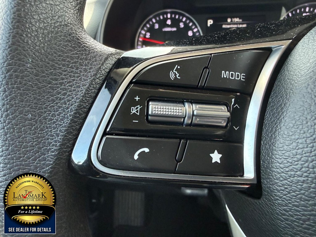 Kia Forte Vehicle Full-screen Gallery Image 10