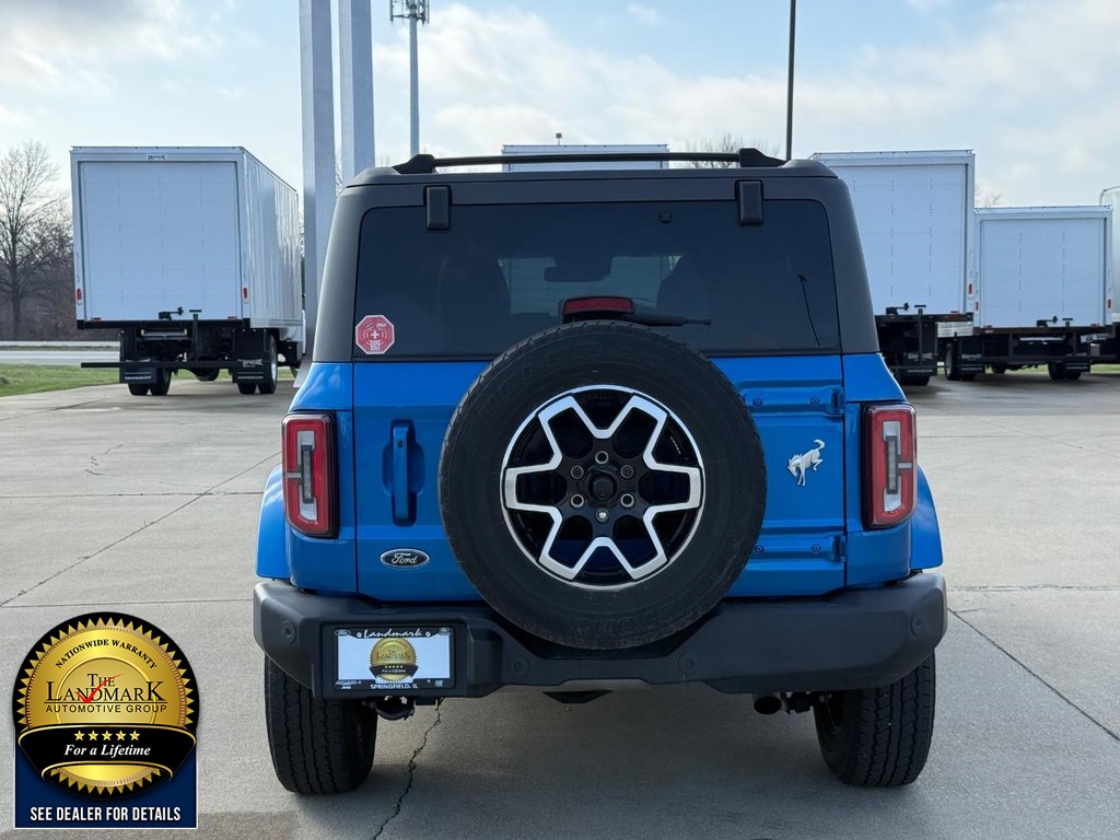 Ford Bronco Vehicle Full-screen Gallery Image 06