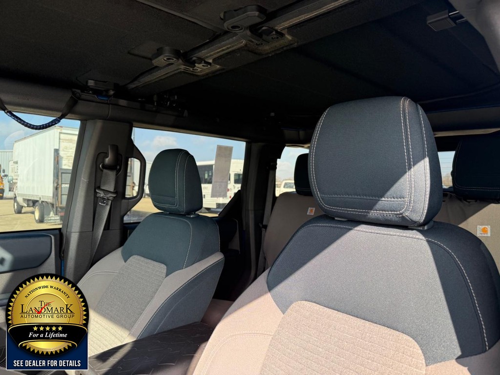 Ford Bronco Vehicle Full-screen Gallery Image 09