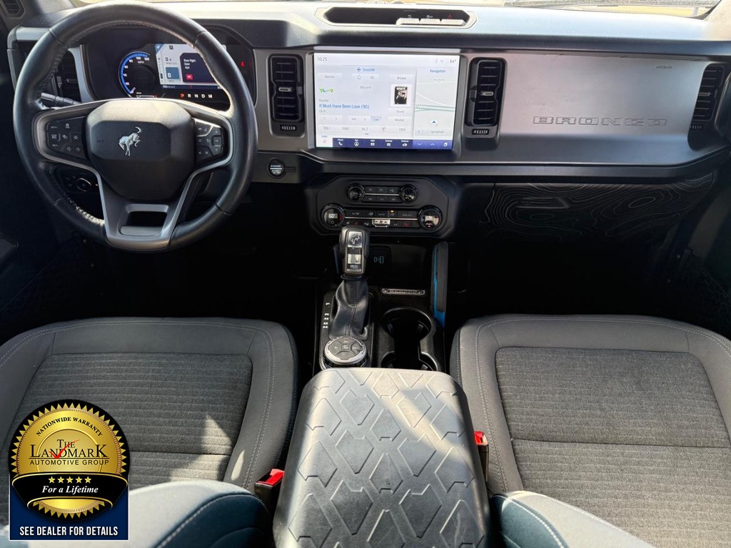 Ford Bronco Vehicle Full-screen Gallery Image 17