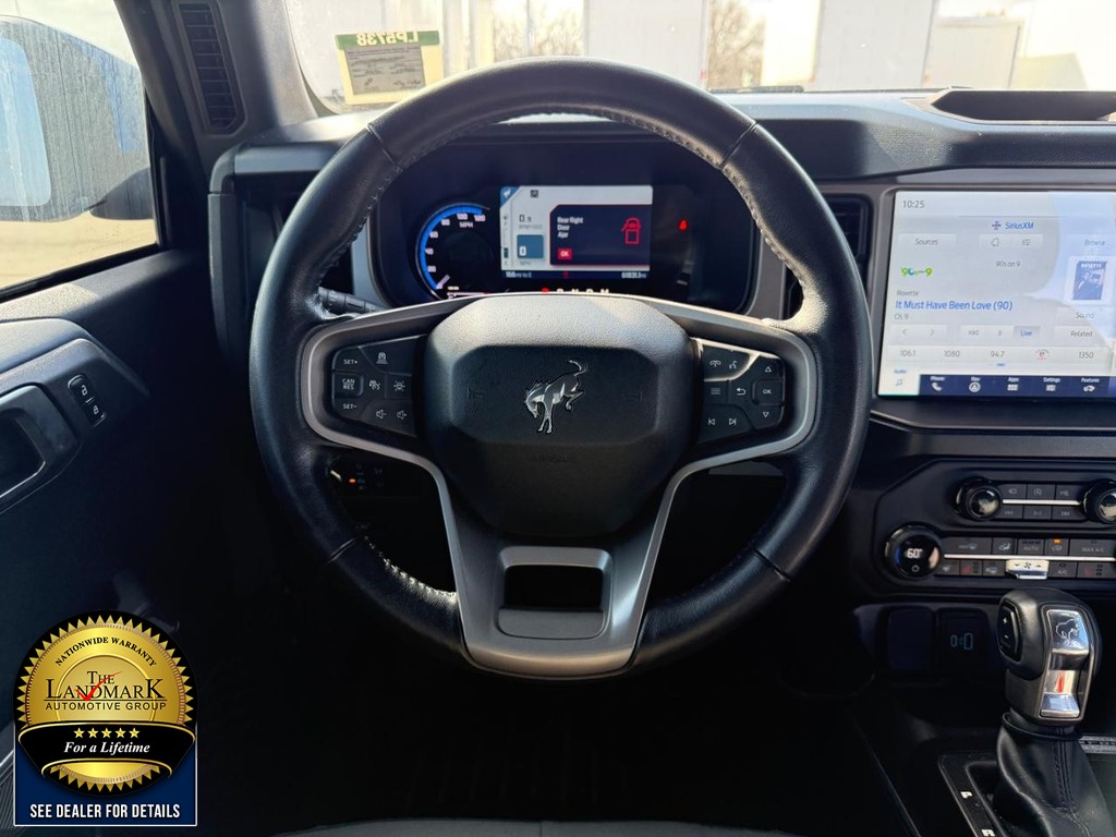 Ford Bronco Vehicle Full-screen Gallery Image 18