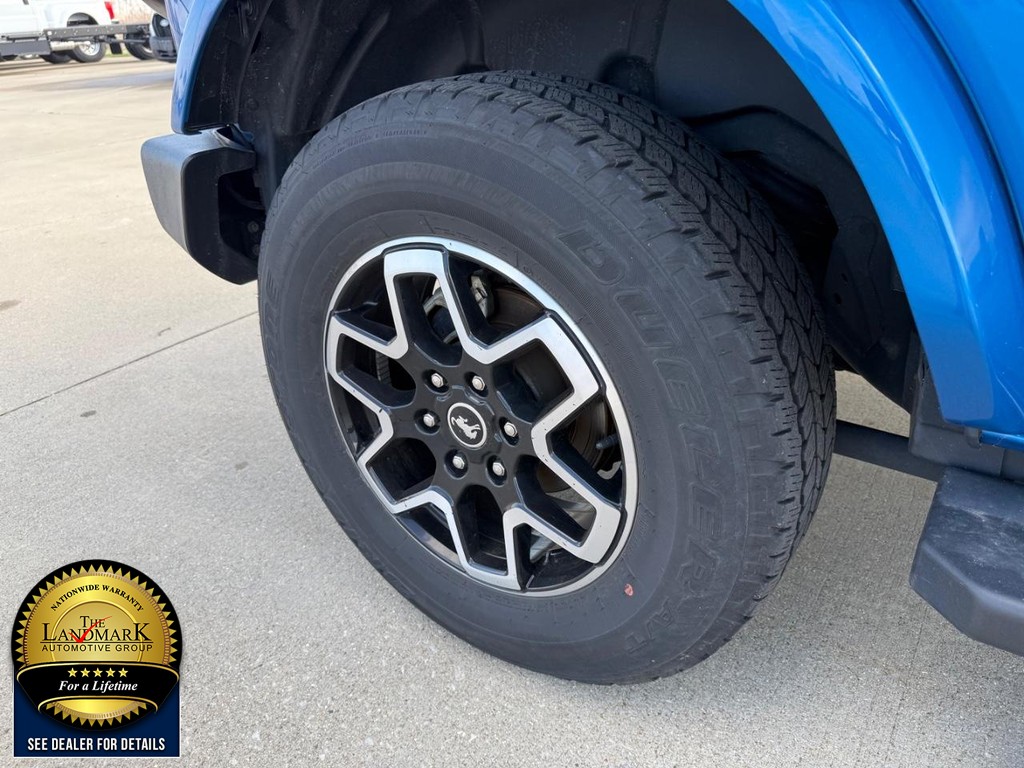 Ford Bronco Vehicle Full-screen Gallery Image 21