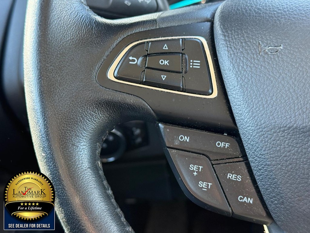 Ford EcoSport Vehicle Full-screen Gallery Image 10