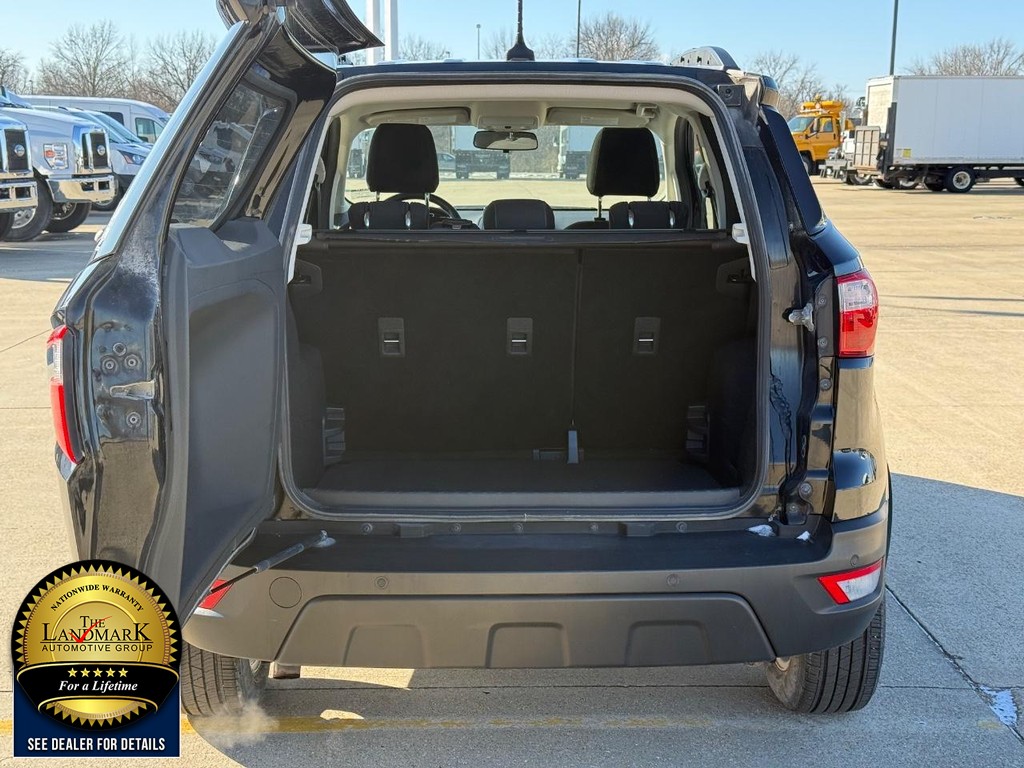 Ford EcoSport Vehicle Full-screen Gallery Image 20