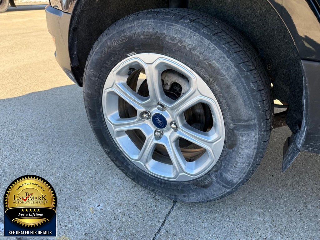 Ford EcoSport Vehicle Full-screen Gallery Image 21