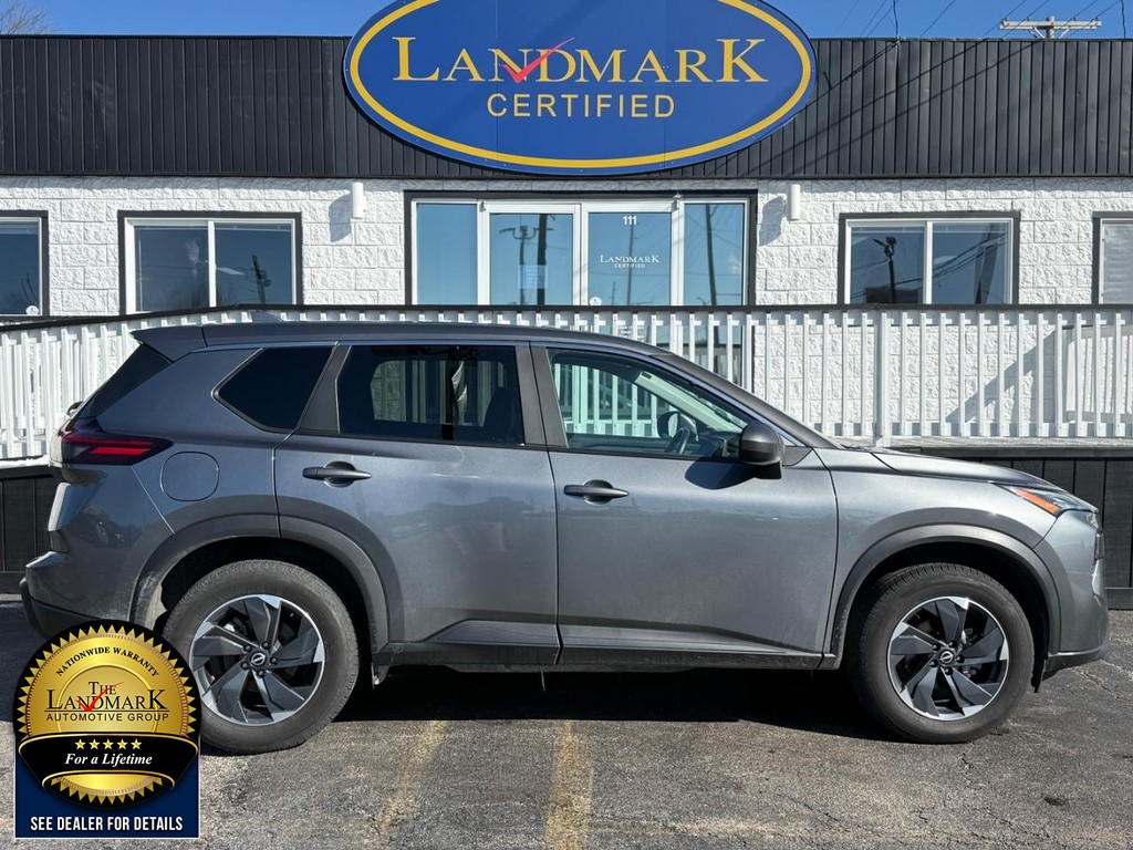 Nissan Rogue Vehicle Full-screen Gallery Image 4