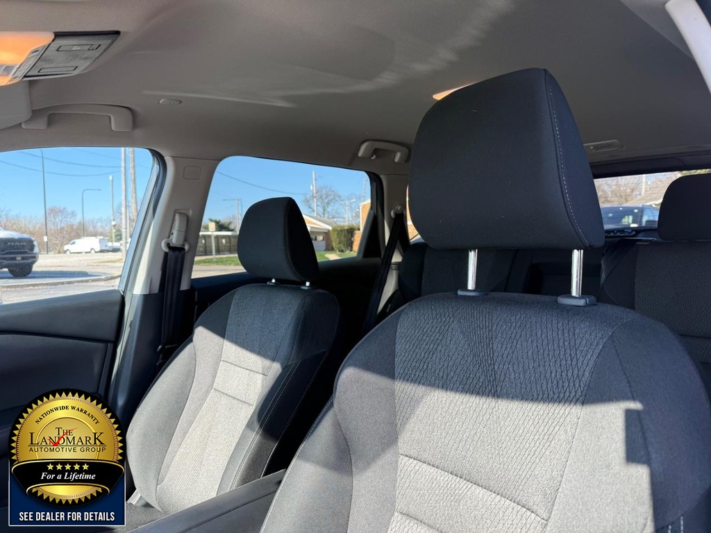 Nissan Rogue Vehicle Full-screen Gallery Image 9