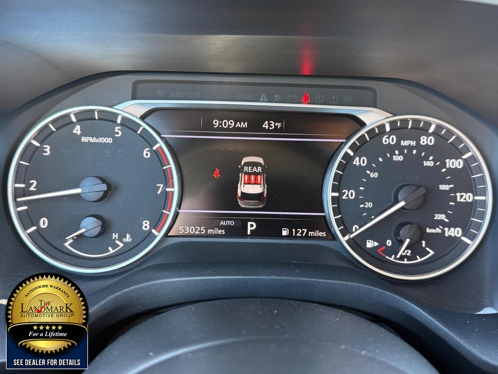 Nissan Rogue Vehicle Full-screen Gallery Image 12