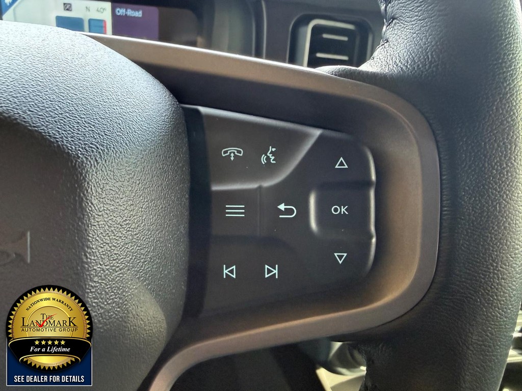 Ford Bronco Vehicle Full-screen Gallery Image 11