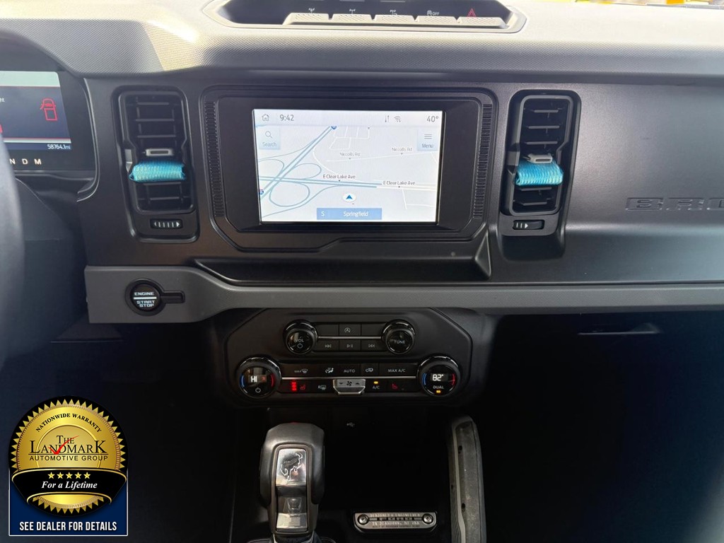 Ford Bronco Vehicle Full-screen Gallery Image 19