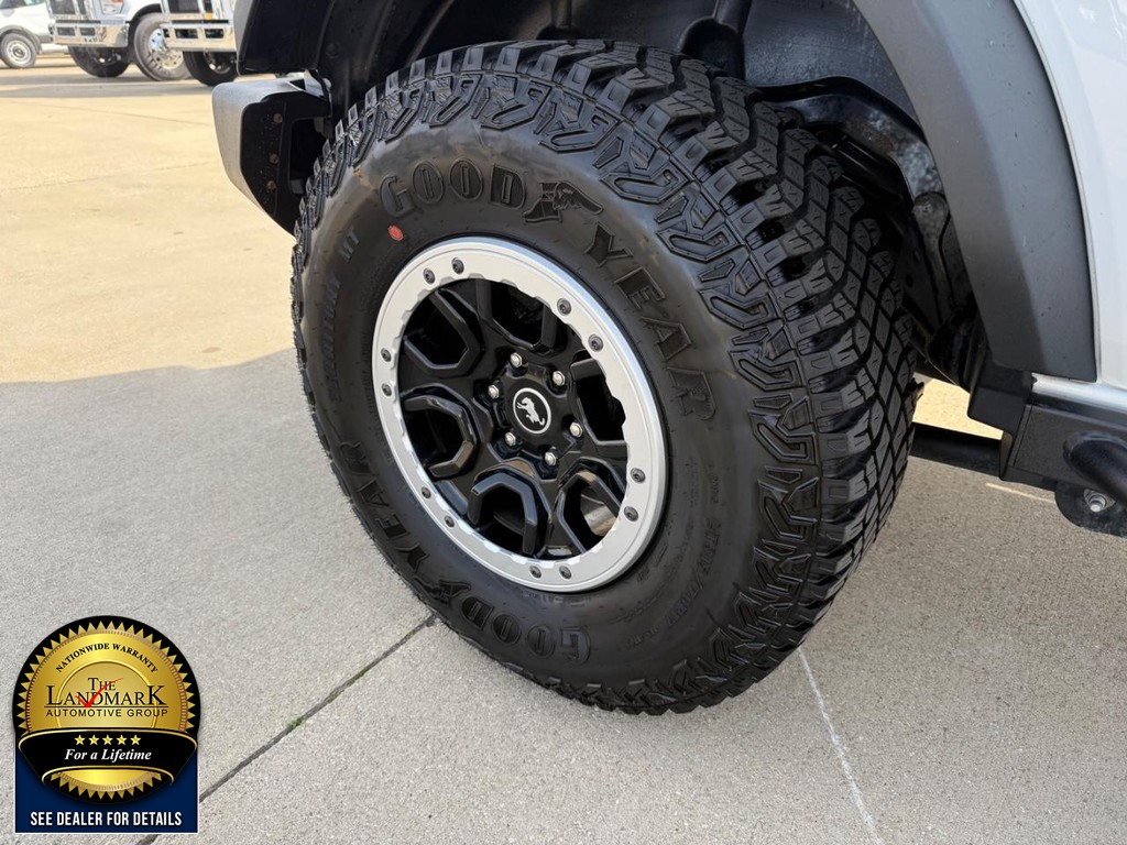 Ford Bronco Vehicle Full-screen Gallery Image 21