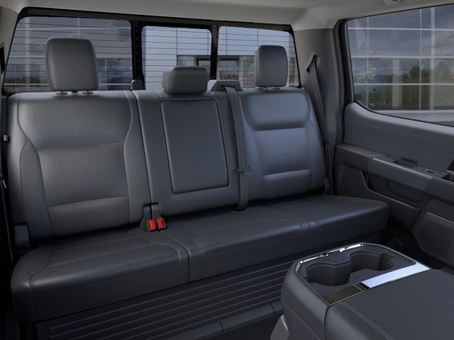 Ford F-350SD Vehicle Full-screen Gallery Image 11