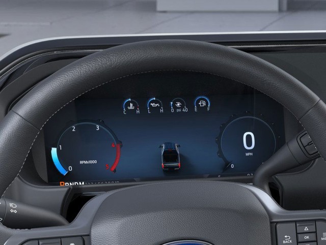 Ford F-350SD Vehicle Full-screen Gallery Image 13