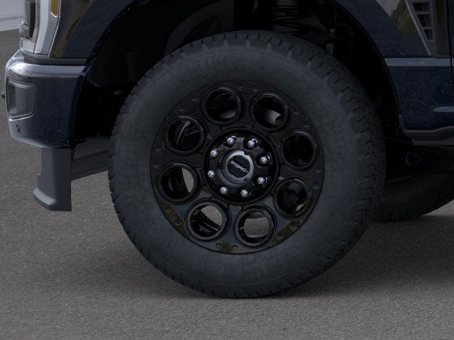 Ford F-350SD Vehicle Full-screen Gallery Image 19