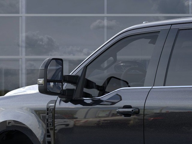 Ford F-350SD Vehicle Full-screen Gallery Image 20