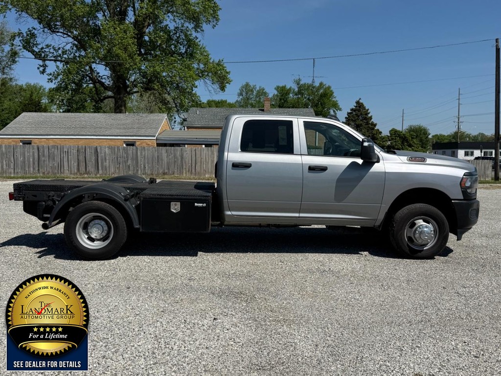 Ram 3500 Chassis Cab Vehicle Full-screen Gallery Image 4