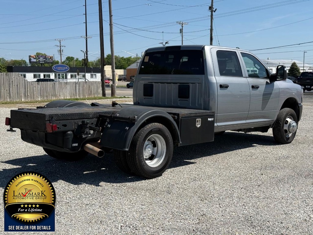 Ram 3500 Chassis Cab Vehicle Full-screen Gallery Image 5