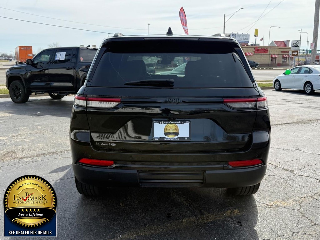 Jeep Grand Cherokee Vehicle Full-screen Gallery Image 6