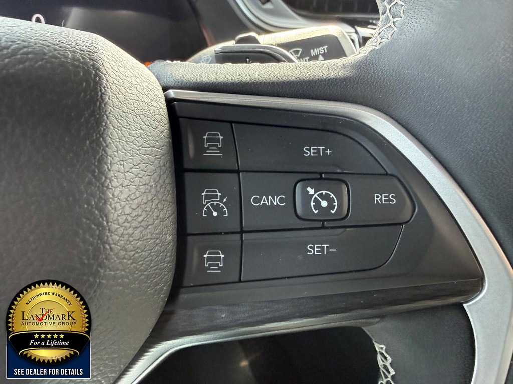 Jeep Grand Cherokee Vehicle Full-screen Gallery Image 11