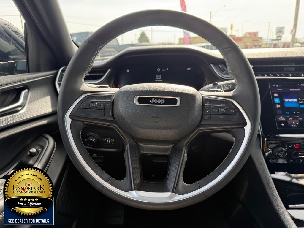 Jeep Grand Cherokee Vehicle Full-screen Gallery Image 17