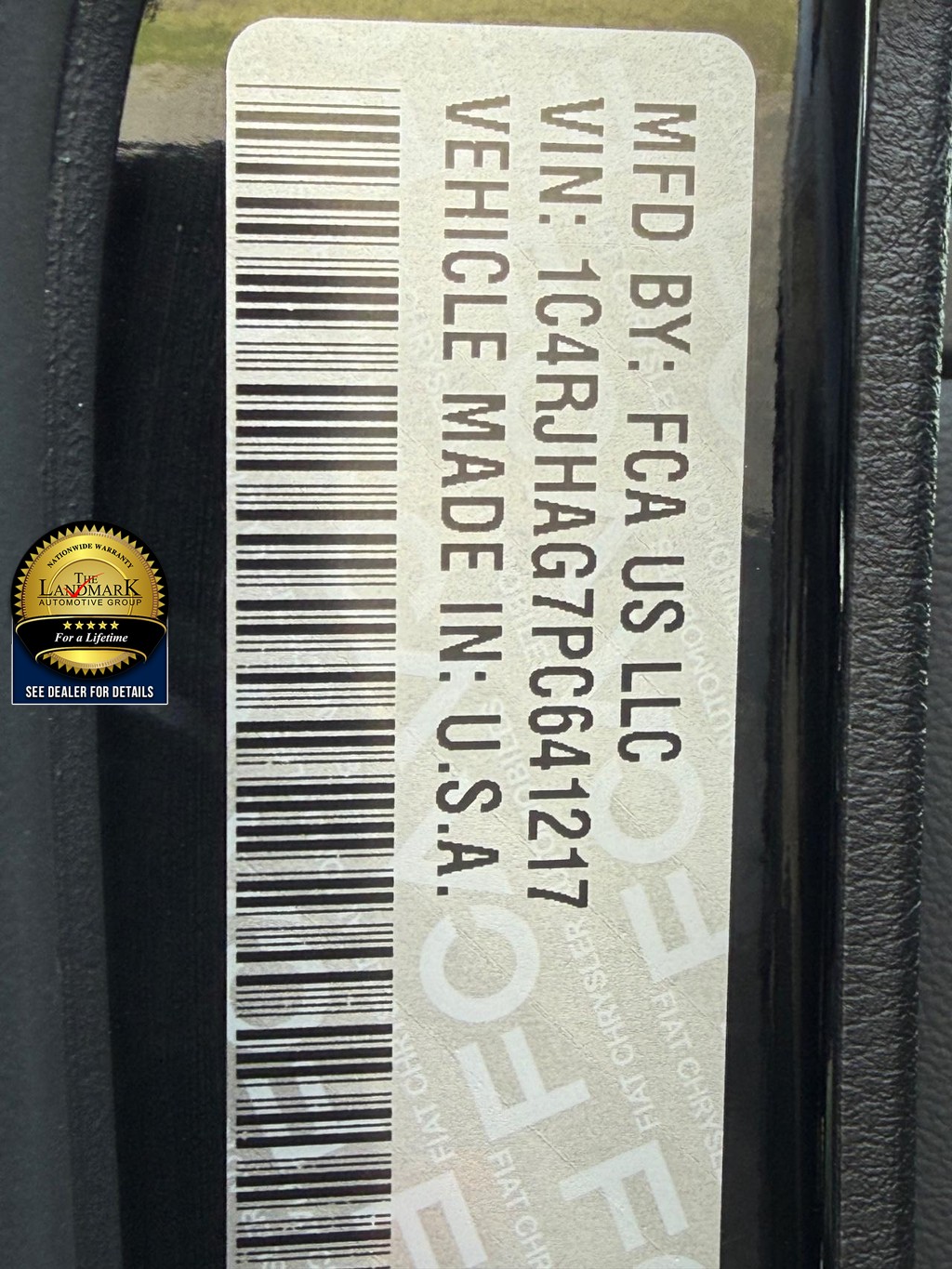 Jeep Grand Cherokee Vehicle Full-screen Gallery Image 20