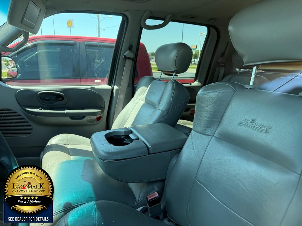 Ford F-150 Vehicle Full-screen Gallery Image 3