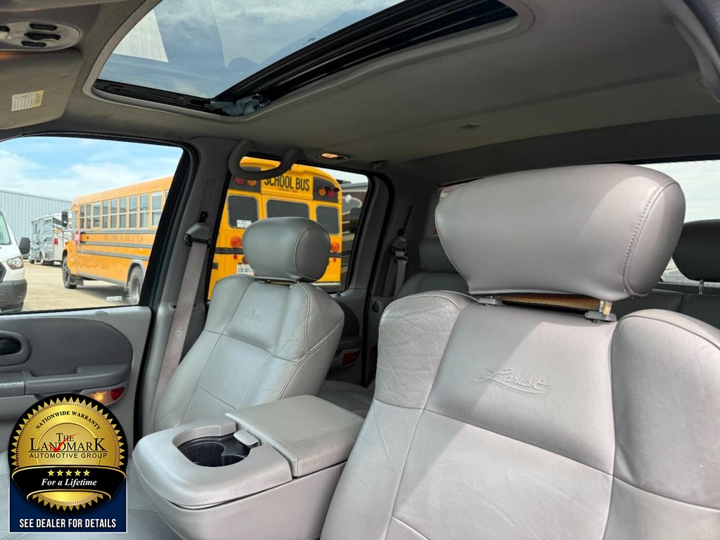 Ford F-150 Vehicle Full-screen Gallery Image 09