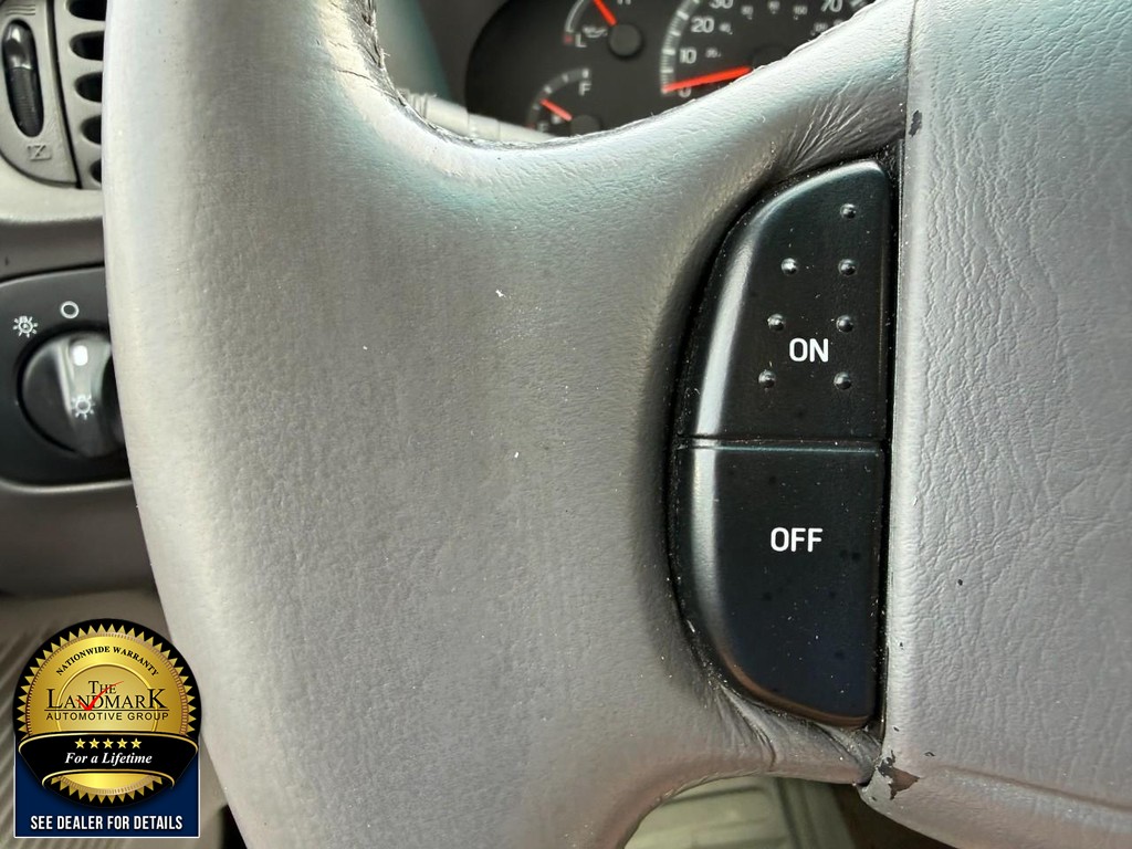 Ford F-150 Vehicle Full-screen Gallery Image 10