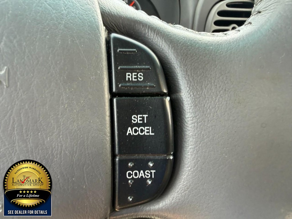 Ford F-150 Vehicle Full-screen Gallery Image 11