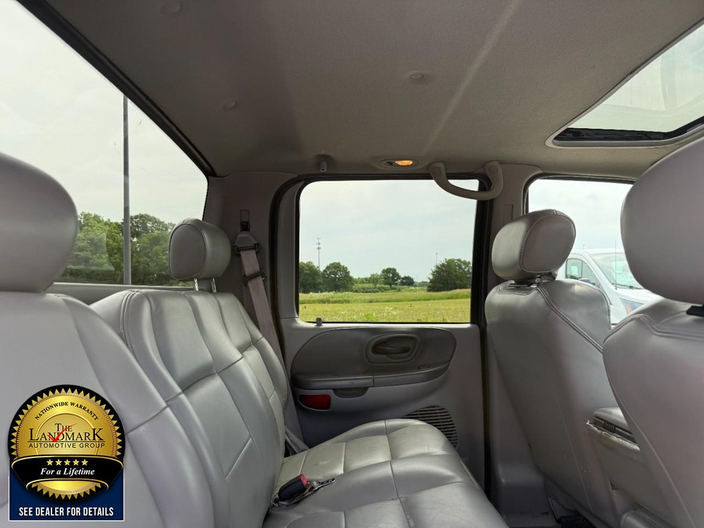 Ford F-150 Vehicle Full-screen Gallery Image 14