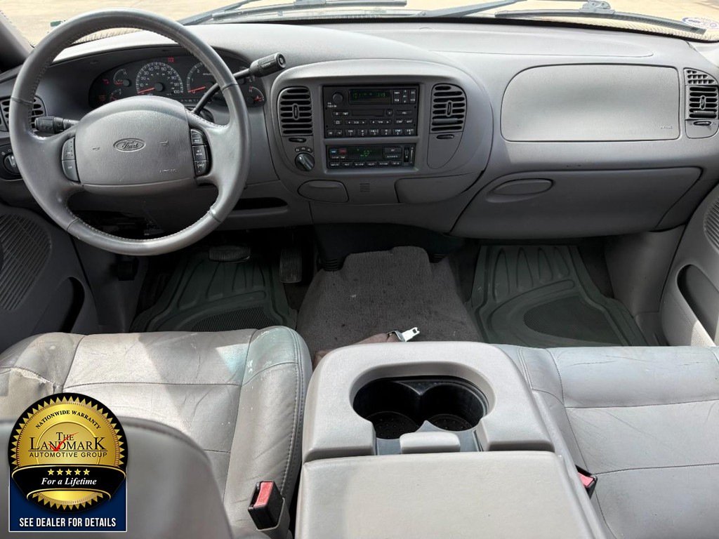 Ford F-150 Vehicle Full-screen Gallery Image 15