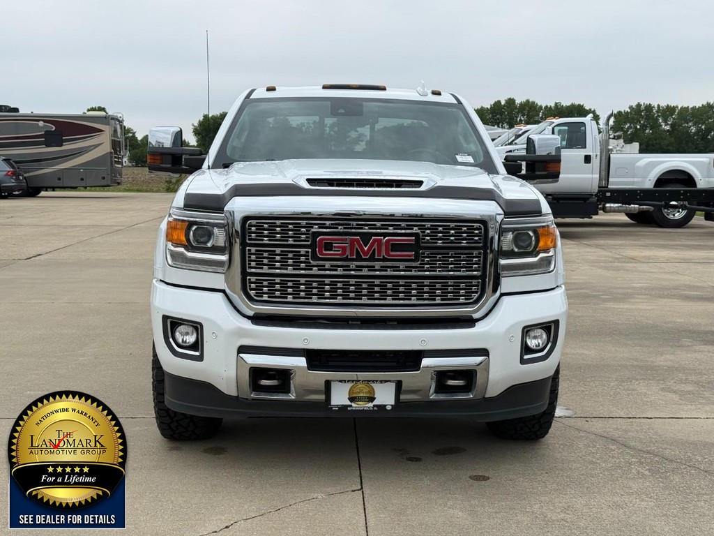 GMC Sierra 3500HD Vehicle Full-screen Gallery Image 2