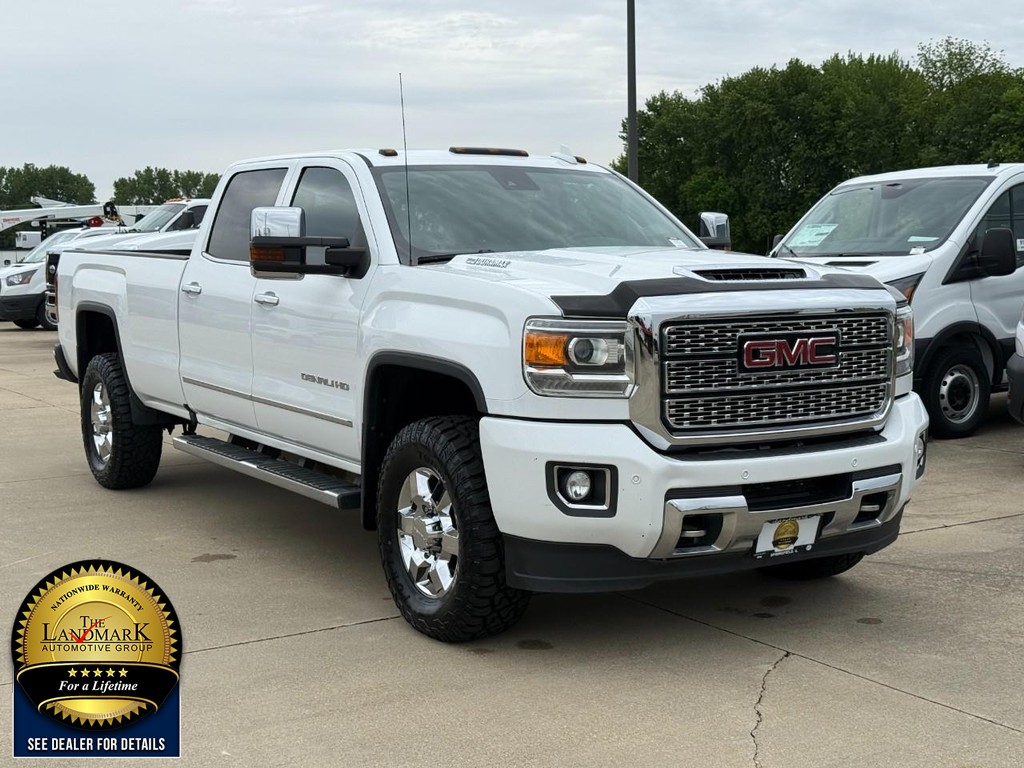 GMC Sierra 3500HD Vehicle Full-screen Gallery Image 3
