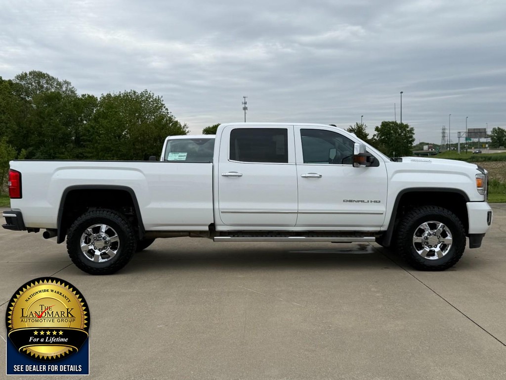 GMC Sierra 3500HD Vehicle Full-screen Gallery Image 4