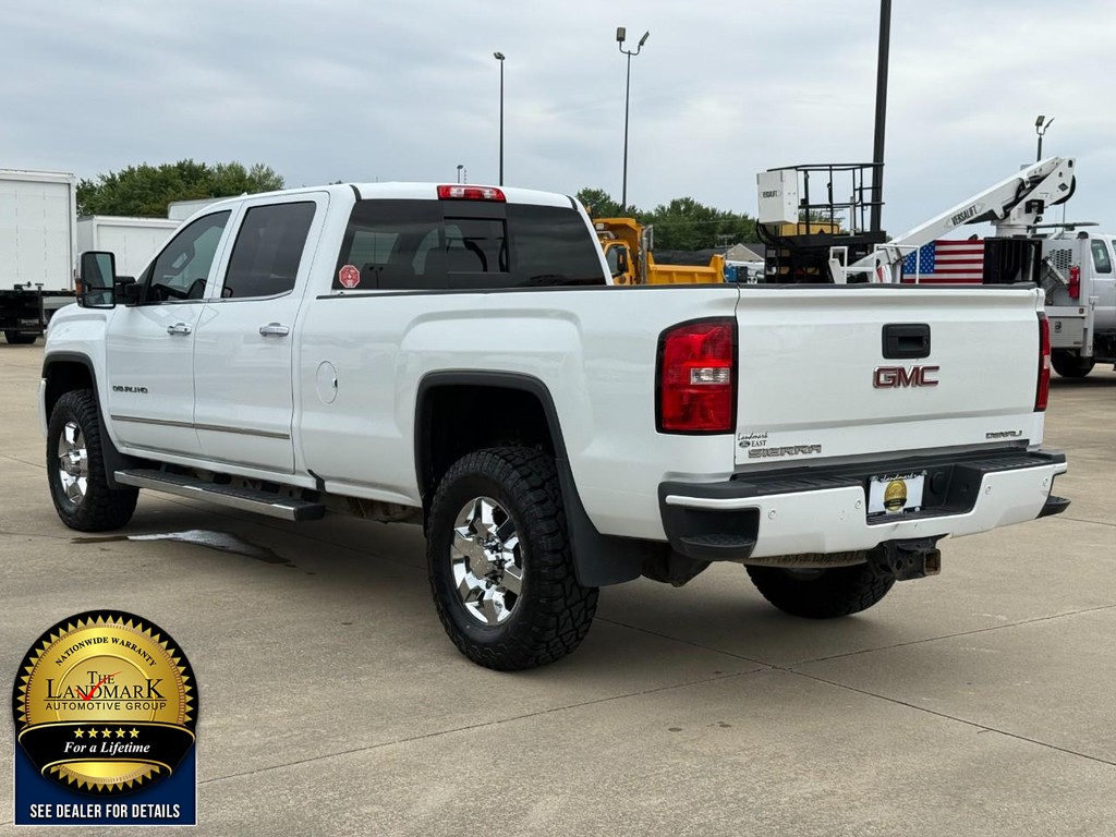 GMC Sierra 3500HD Vehicle Full-screen Gallery Image 7