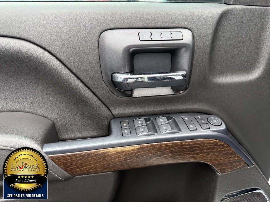 GMC Sierra 3500HD Vehicle Full-screen Gallery Image 8