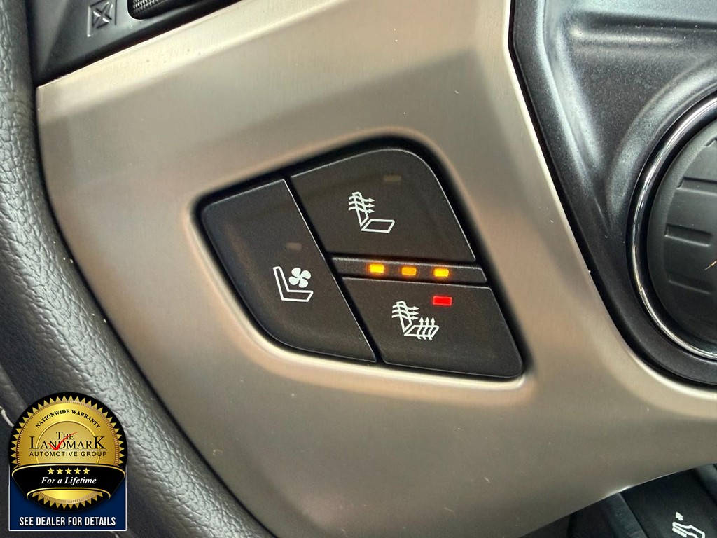 GMC Sierra 3500HD Vehicle Full-screen Gallery Image 14