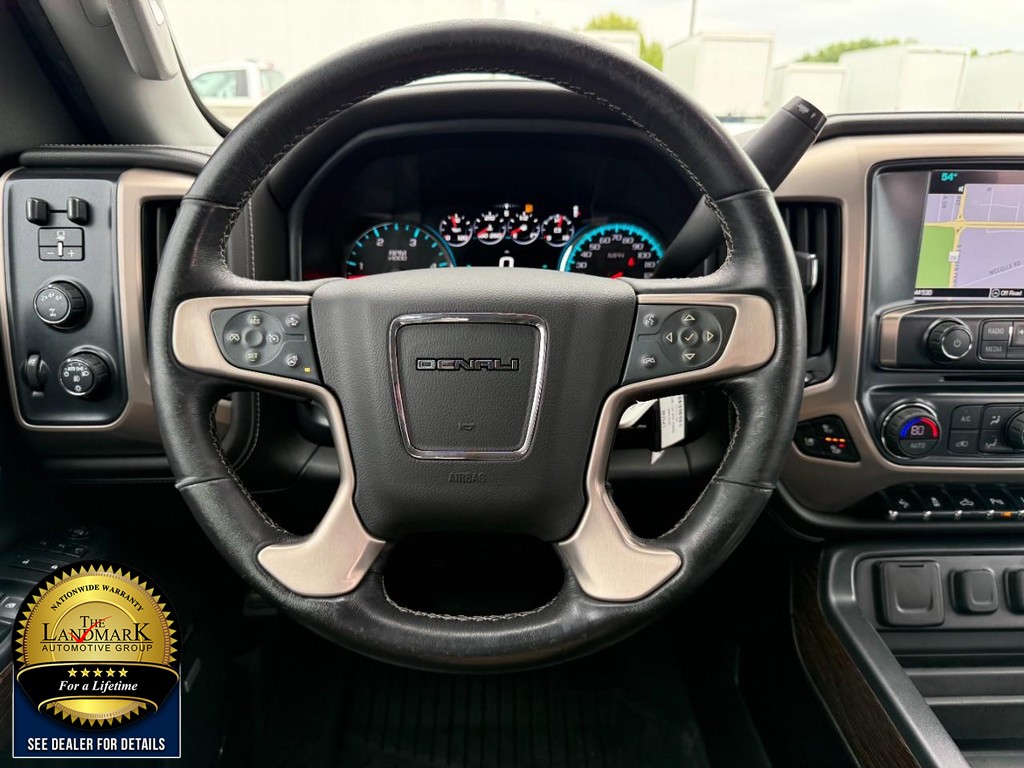 GMC Sierra 3500HD Vehicle Full-screen Gallery Image 18
