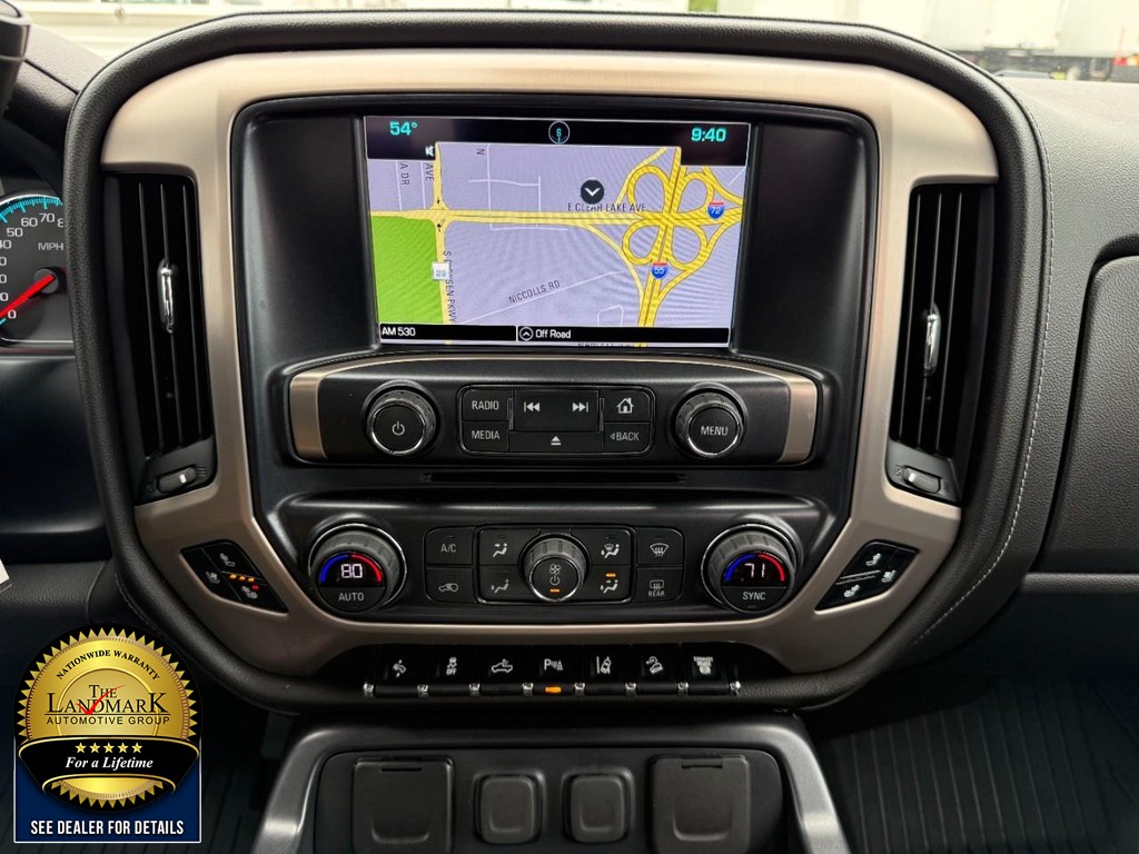 GMC Sierra 3500HD Vehicle Full-screen Gallery Image 19