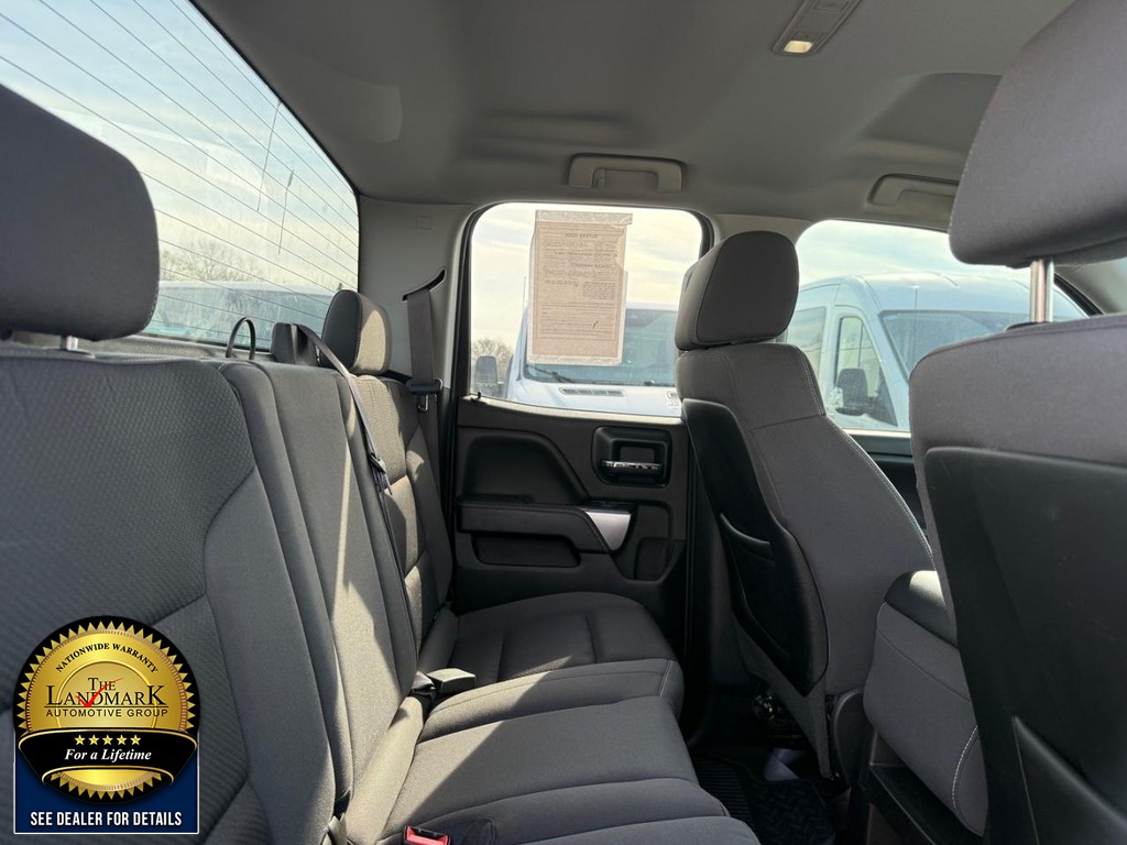 Chevrolet Silverado 1500 Vehicle Full-screen Gallery Image 13