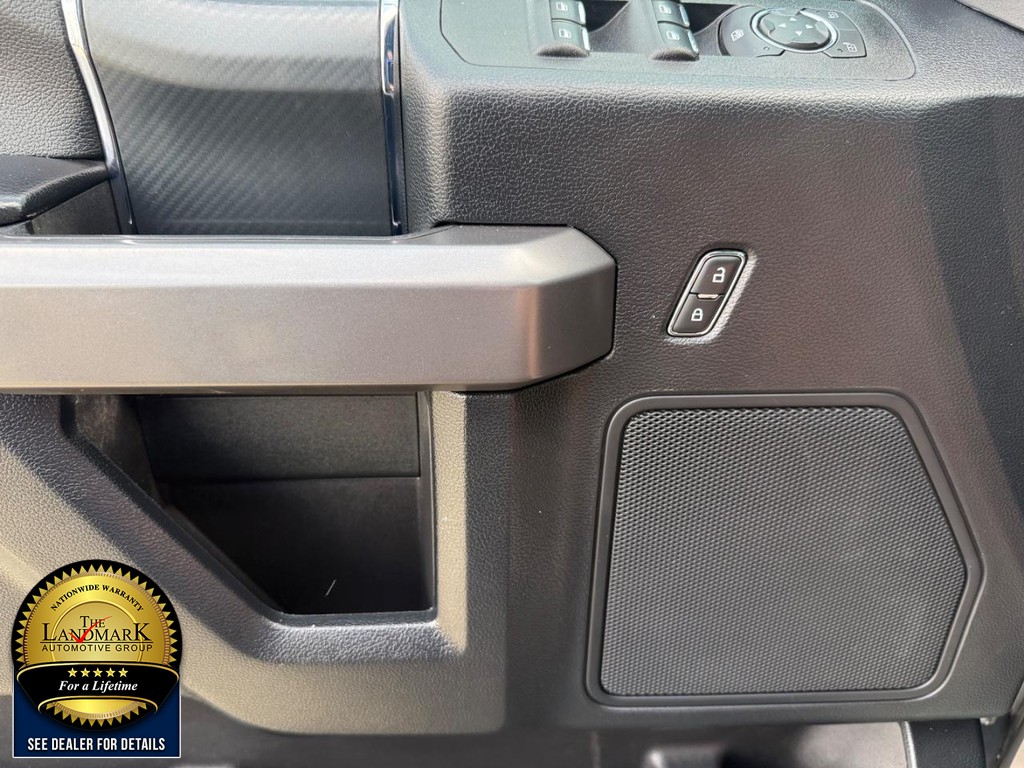 Ford F-150 Vehicle Full-screen Gallery Image 8