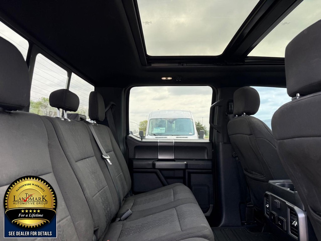 Ford F-150 Vehicle Full-screen Gallery Image 16
