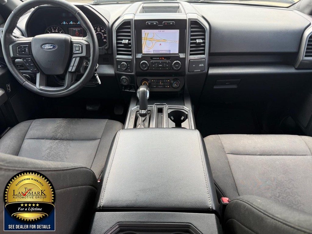 Ford F-150 Vehicle Full-screen Gallery Image 17