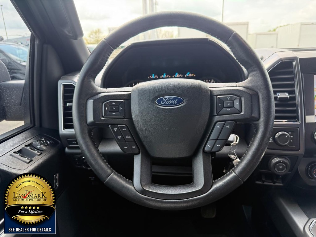 Ford F-150 Vehicle Full-screen Gallery Image 18