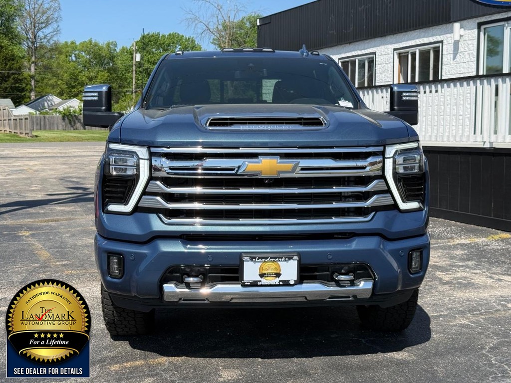 Chevrolet Silverado 3500HD Vehicle Full-screen Gallery Image 02