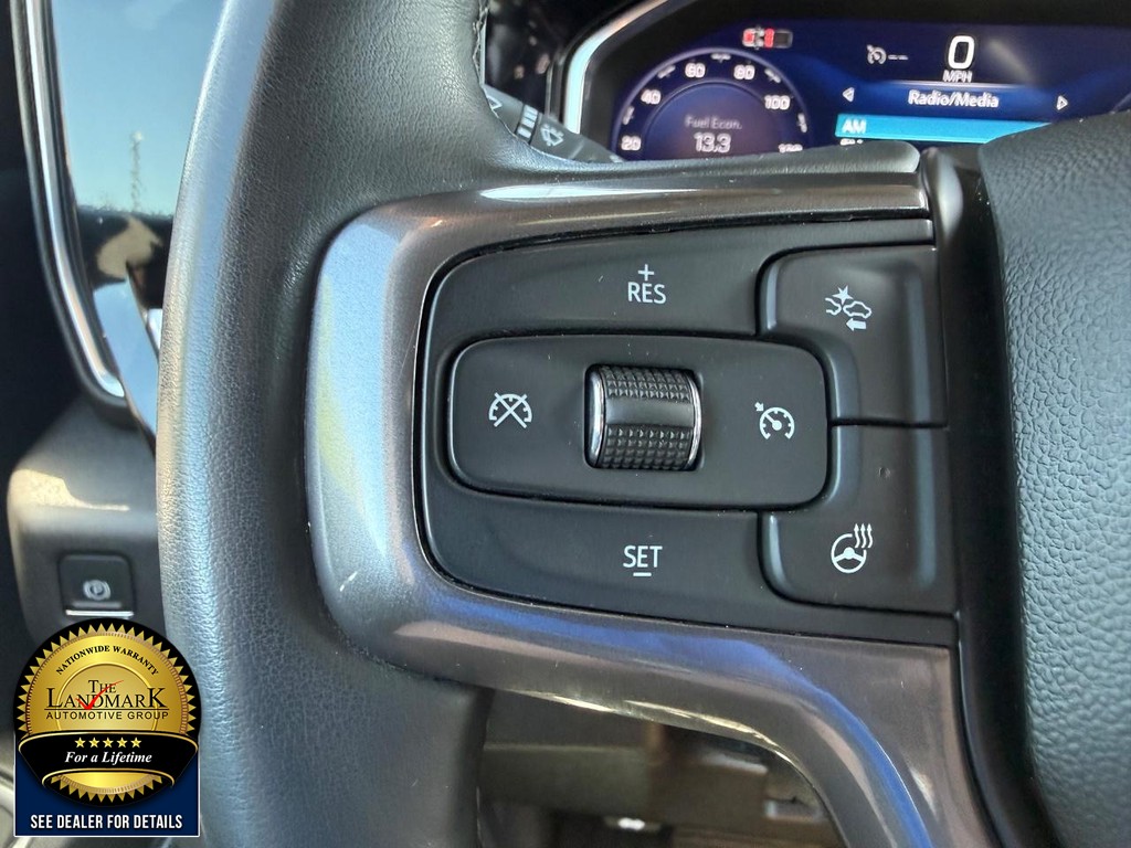 Chevrolet Silverado 3500HD Vehicle Full-screen Gallery Image 10
